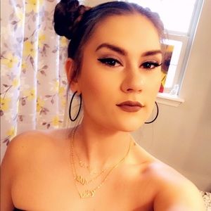 Meet your Posher, Crystal